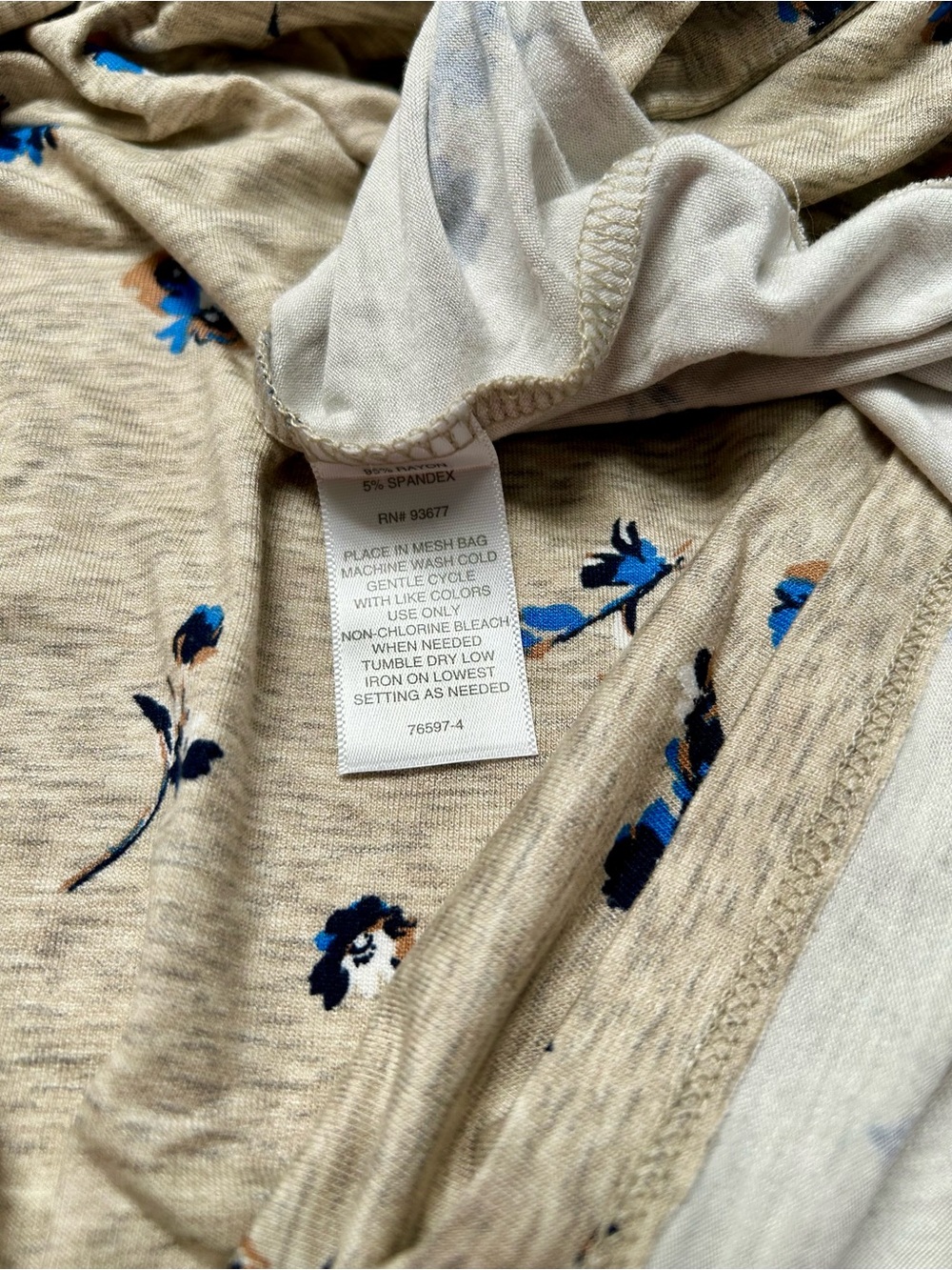 LIZ CLAIBORNE TURTLE DOVE FLORAL TOP, SIZE 2X, LIGHT TAN/TAUPE NWT - Picture 8 of 8
